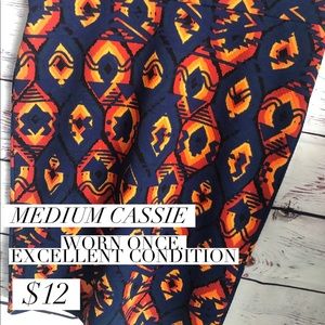 LuLaRoe Medium Cassie Skirt